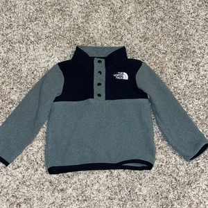 The North Face baby pull over 12-18 m